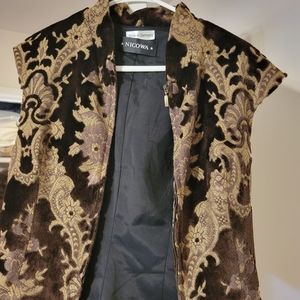 Woman's vest, size 10